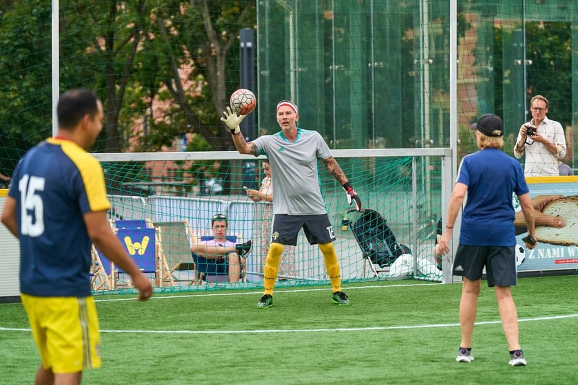 Pierwszy dzień Międzynarodowego Turnieju Piłki Nożnej Ulicznej Os&oacute;b Bezdomnych Wrocław Cup 2024