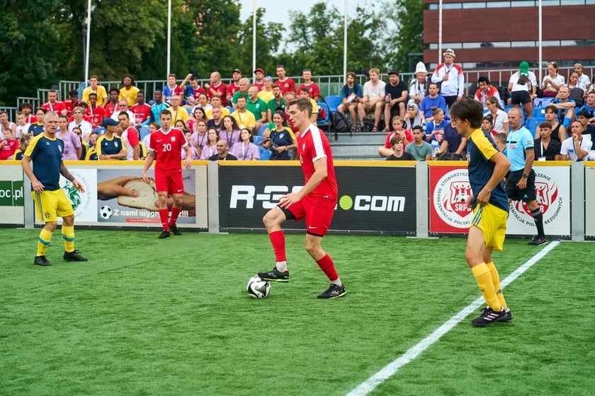 Pierwszy dzień Międzynarodowego Turnieju Piłki Nożnej Ulicznej Os&oacute;b Bezdomnych Wrocław Cup 2024