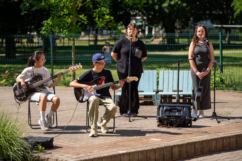 Spotkajmy się na kocu &ndash; piknik ze sztuką, czyli pokaz uczestnik&oacute;w projektu Lelenfant (14 lipca 2024, ul. Chociebuska)