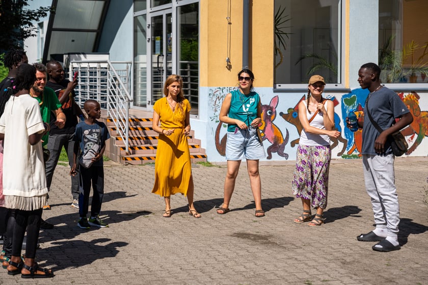 Spotkajmy się na kocu &ndash; piknik ze sztuką, czyli pokaz uczestnik&oacute;w projektu Lelenfant (14 lipca 2024, ul. Chociebuska)