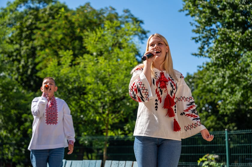 Spotkajmy się na kocu &ndash; piknik ze sztuką, czyli pokaz uczestnik&oacute;w projektu Lelenfant (14 lipca 2024, ul. Chociebuska)