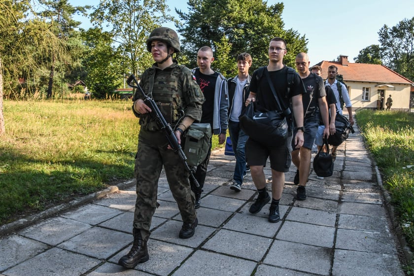 29 adeptów żołnierskiego rzemiosła, zostało wcielonych w połowie lipca w szeregi 10 Wrocławskiej Brygady Łączności