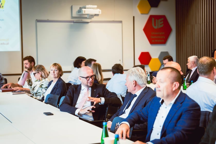 Podpisanie partnerstwa na rzecz jakości obsługi towarowej w historycznym centrum miasta Wrocławia (17.07.2024)