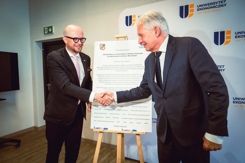 Podpisanie partnerstwa na rzecz jakości obsługi towarowej w historycznym centrum miasta Wrocławia (17.07.2024)