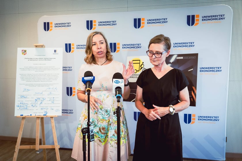 Podpisanie partnerstwa na rzecz jakości obsługi towarowej w historycznym centrum miasta Wrocławia (17.07.2024)