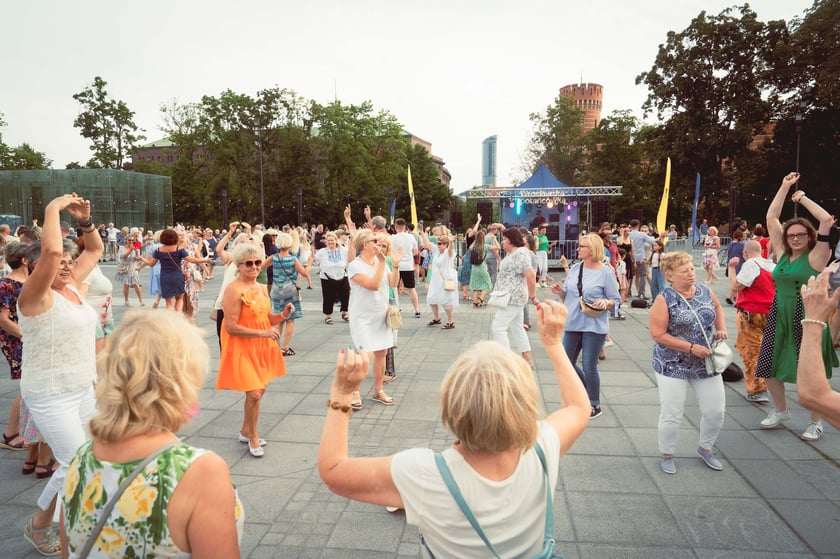 Potańcówka na pl. Wolności we Wrocławiu 20.07.2024