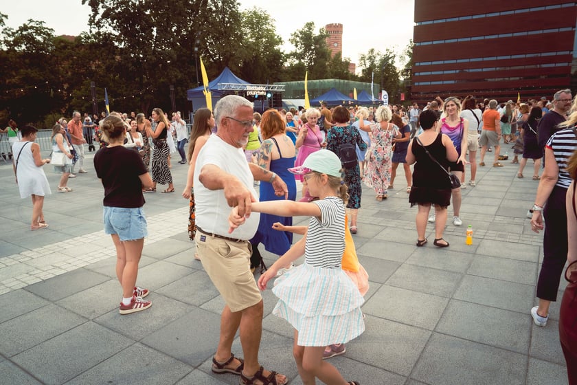Potańcówka na pl. Wolności we Wrocławiu 20.07.2024
