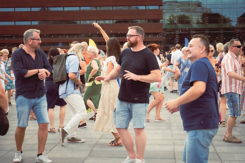 Potańcówka na pl. Wolności we Wrocławiu 20.07.2024