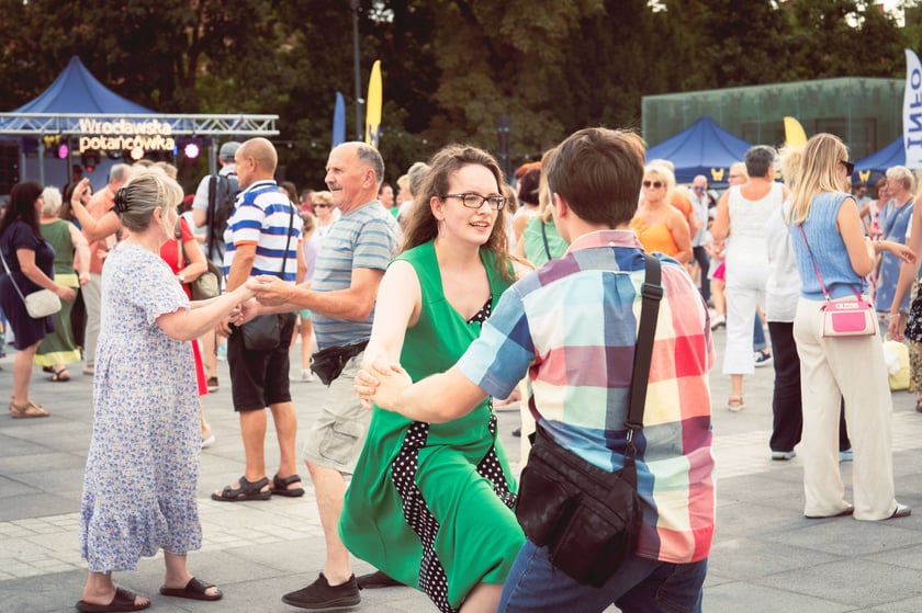 Potańcówka na pl. Wolności we Wrocławiu 20.07.2024