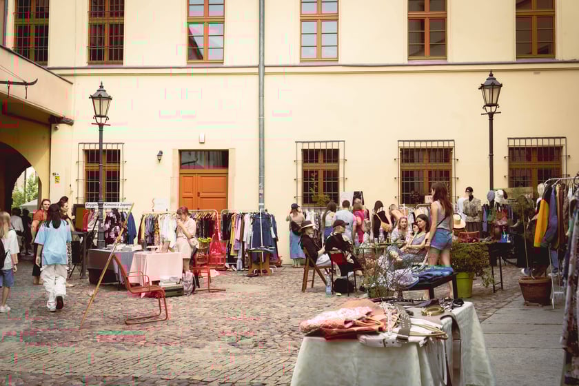 Targi Vintage&Fiesta przy hiszpańskiej księgarni w Zaułku Solnym