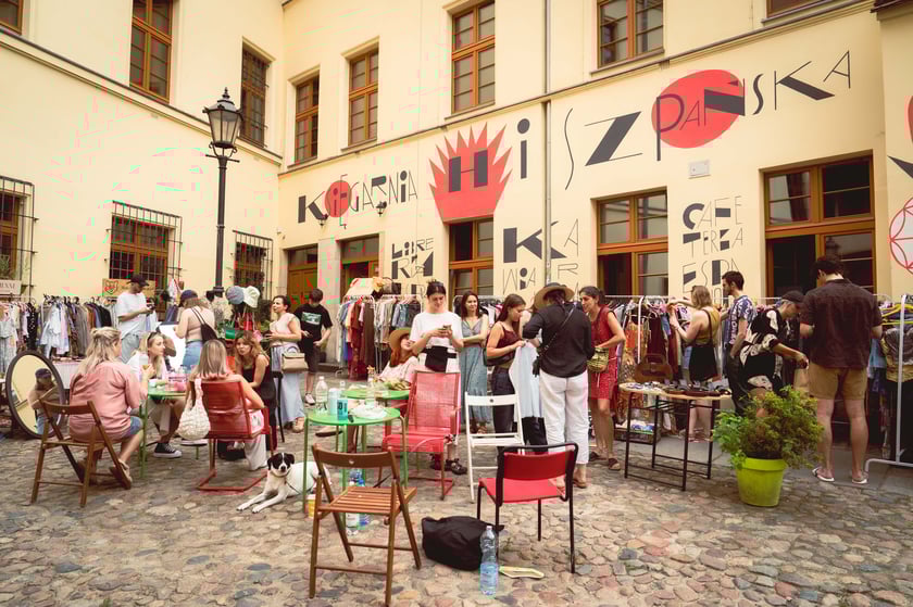 Targi Vintage&Fiesta przy hiszpańskiej księgarni w Zaułku Solnym