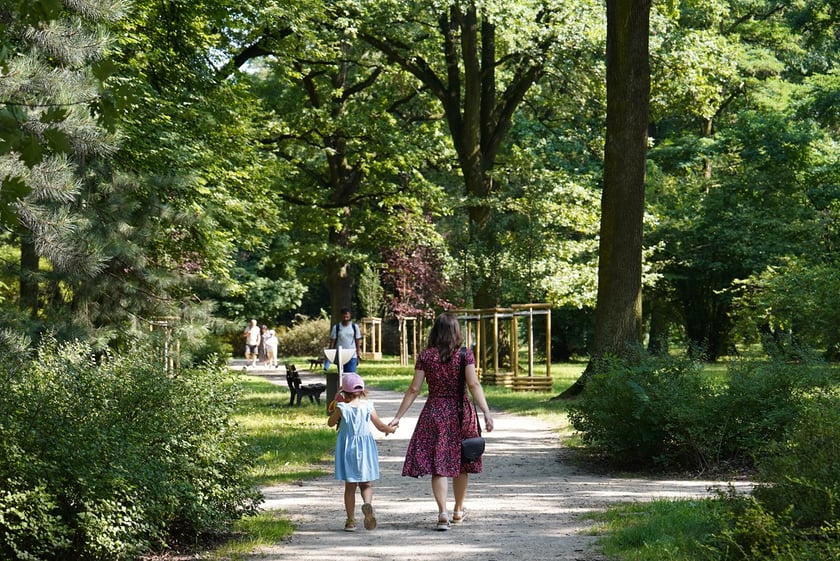 Upalna niedziela we Wrocławiu. Park Zachodni i okolice