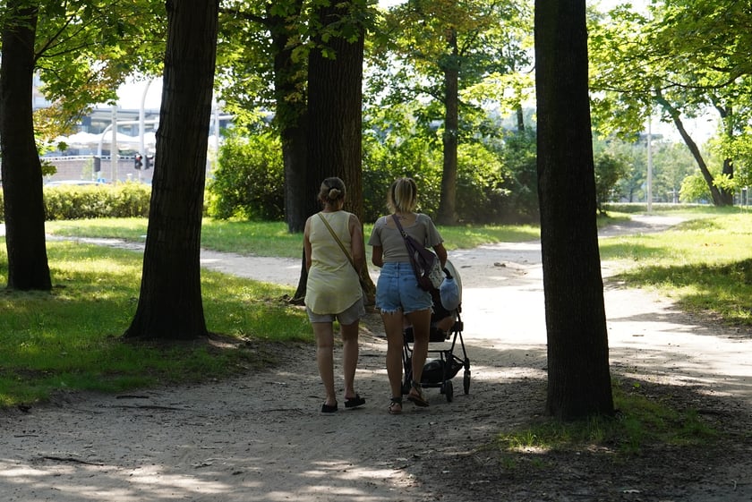 Upalna niedziela we Wrocławiu. Park Zachodni i okolice