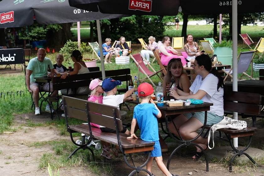 Upalna niedziela we Wrocławiu. Park Zachodni i okolice
