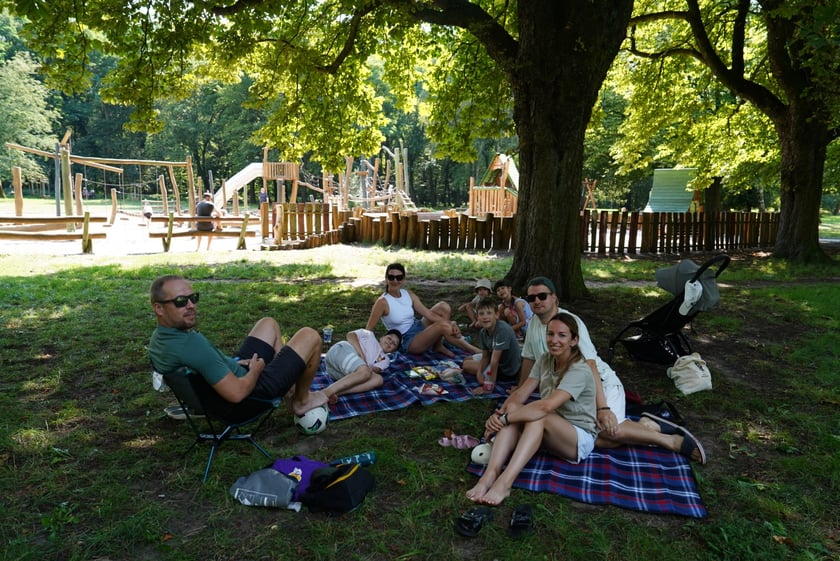 Upalna niedziela we Wrocławiu. Park Zachodni i okolice
