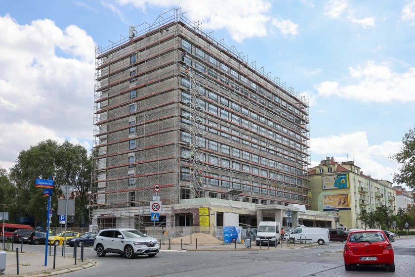 Budynek hotelu Wieniawa w przebudowie na Sheraton, lipiec 2024