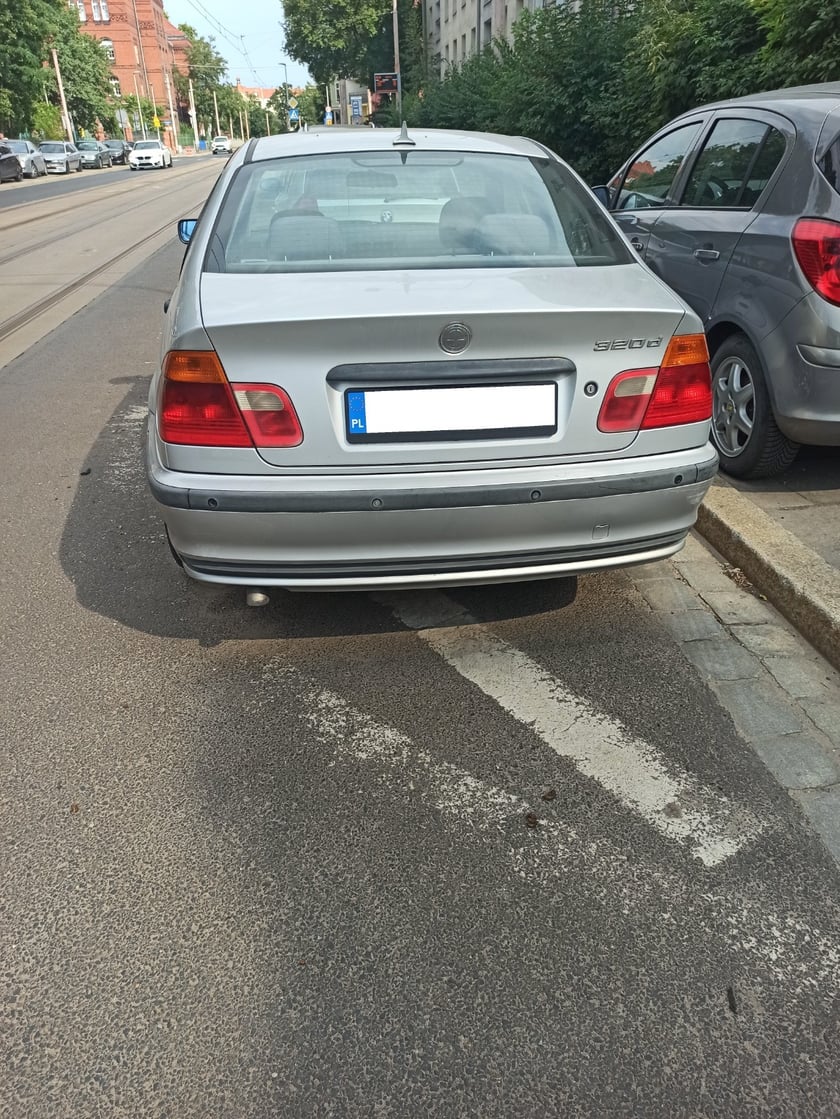 Przykłady nieprawidłowego parkowania&nbsp;
