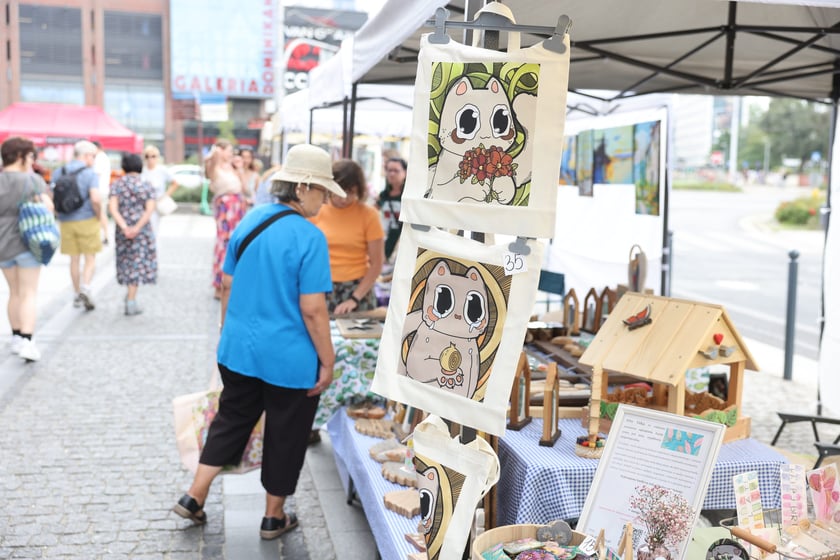 Ręki Dzieła Fest na ulicy Oławskiej we Wrocławiu