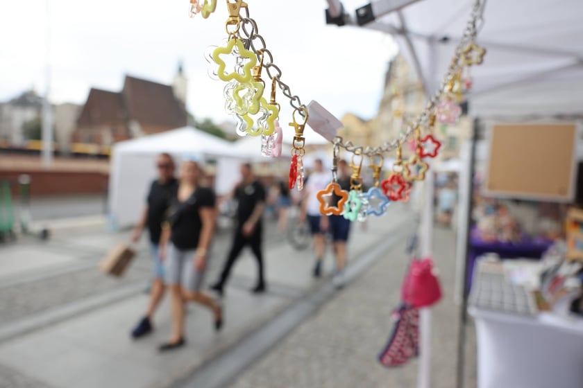 Ręki Dzieła Fest na ulicy Oławskiej we Wrocławiu