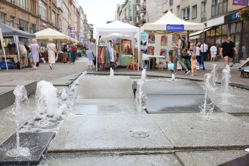 Ręki Dzieła Fest na ulicy Oławskiej we Wrocławiu