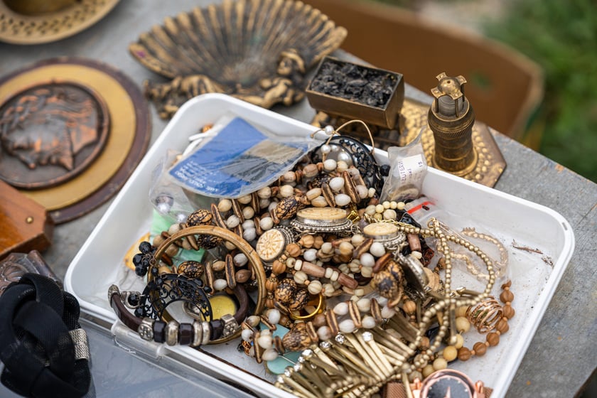 Pchli targ "Na Młynie" pełen jest skarbów. Można je zdobyć - lub tylko pooglądać - w niedziele między godz. 6 a 15