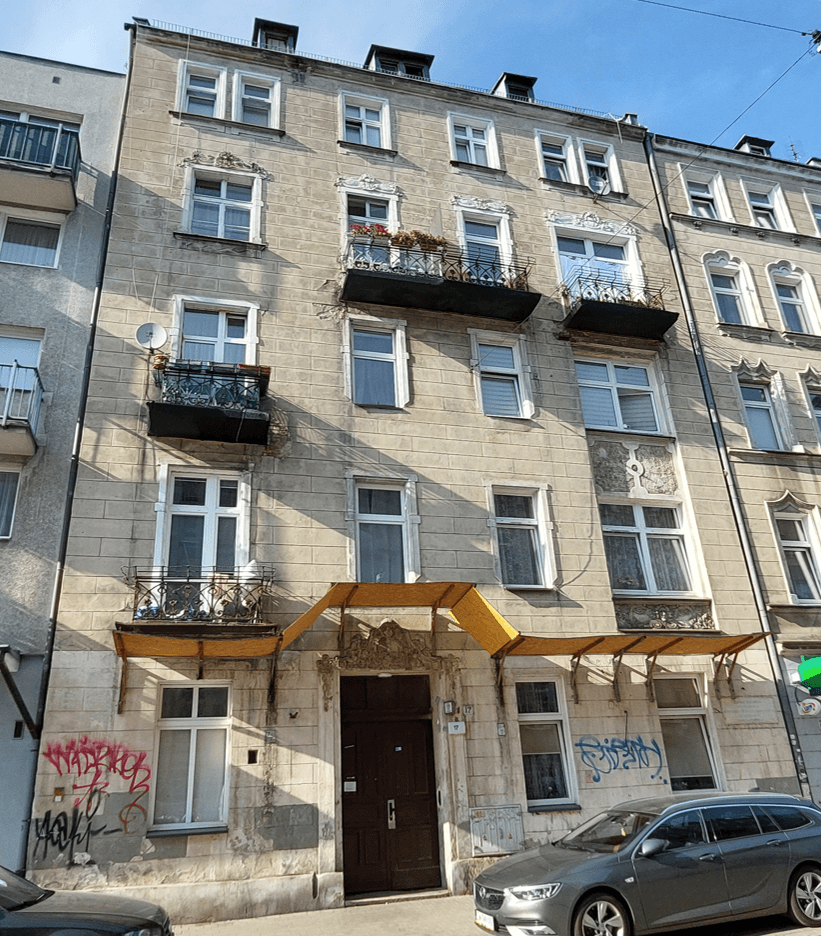 Jedna z 22 kamienic, kt&oacute;re zostaną wyremontowane w pierwszej kolejności - - ul. Kleczkowska 17
