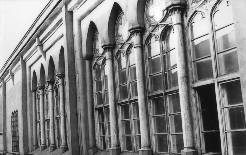 Dworzec Gł&oacute;wny we Wrocławiu w latach 70. Okna - elewacja południowa