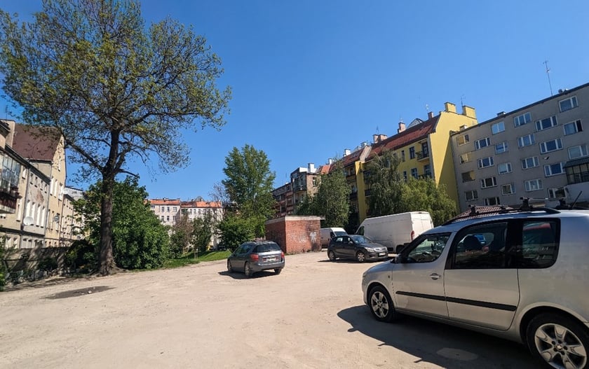 w kwartale ulic Kraszewskiego &ndash; Siemieńskiego &ndash; Kleczkowska &ndash; Zegadłowicza&nbsp;