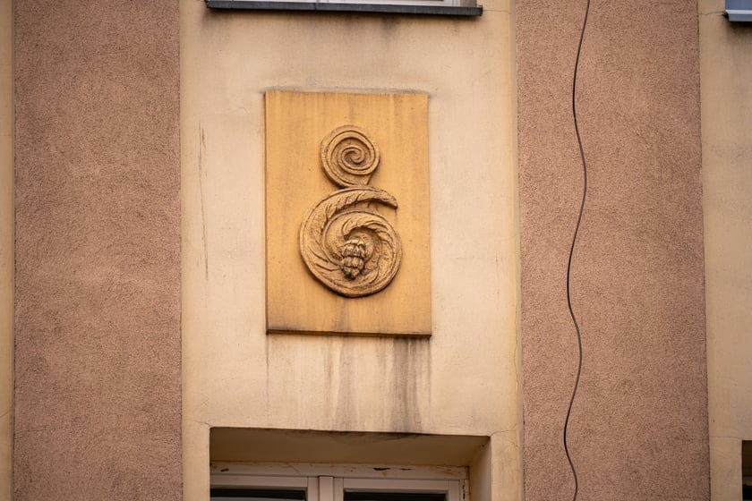 Kamienice i detale architektoniczne na ulicy Nowowiejskiej i sąsiednich ulicach