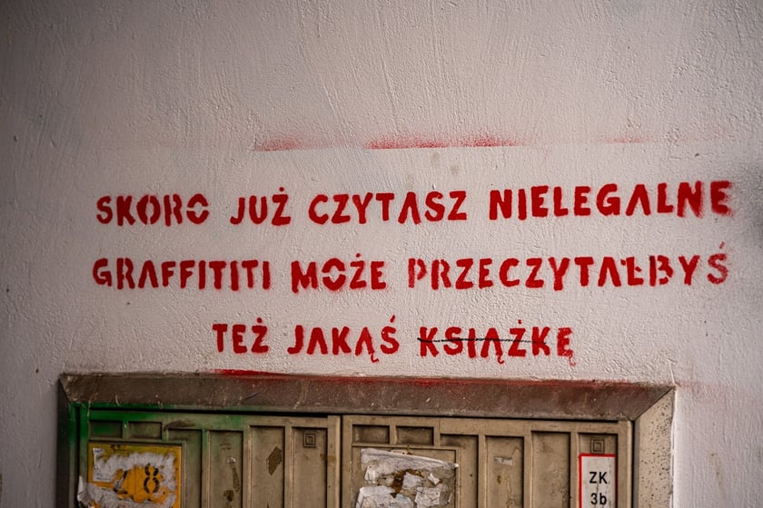 Kamienice i detale architektoniczne na ulicy Nowowiejskiej i sąsiednich ulicach