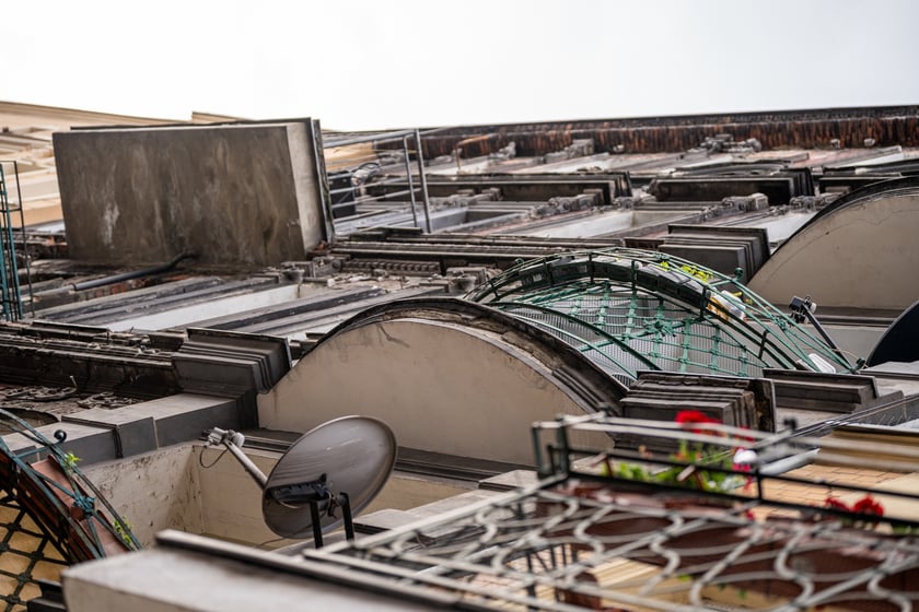 Kamienice i detale architektoniczne na ulicy Nowowiejskiej i sąsiednich ulicach