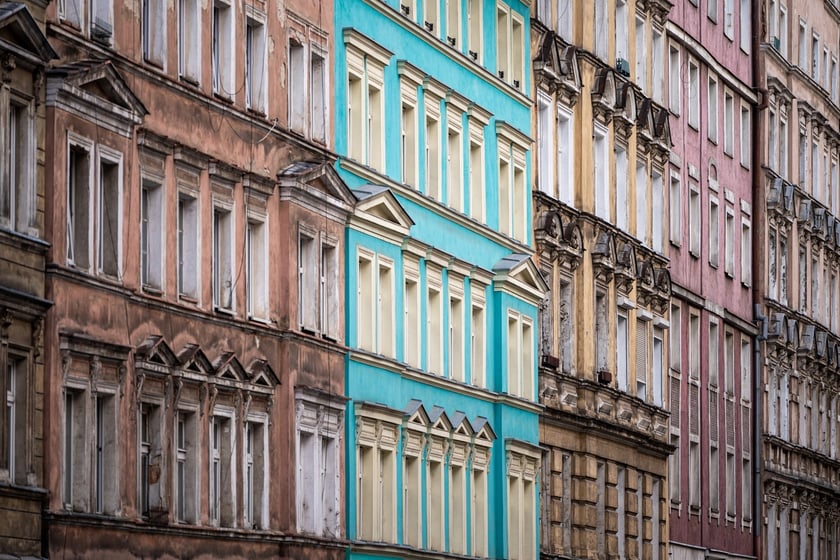 Kamienice i detale architektoniczne na ulicy Nowowiejskiej i sąsiednich ulicach