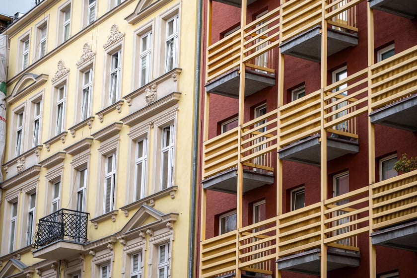 Kamienice i detale architektoniczne na ulicy Nowowiejskiej i sąsiednich ulicach