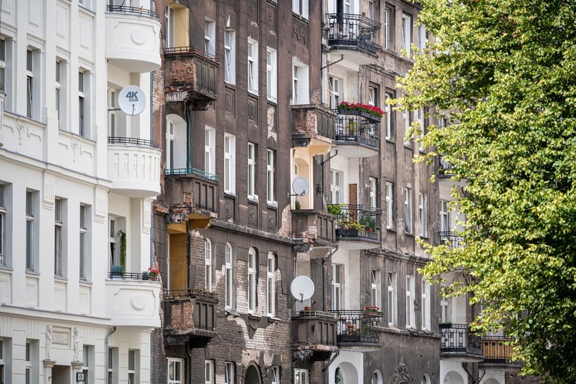 Kamienice i detale architektoniczne na ulicy Nowowiejskiej i sąsiednich ulicach
