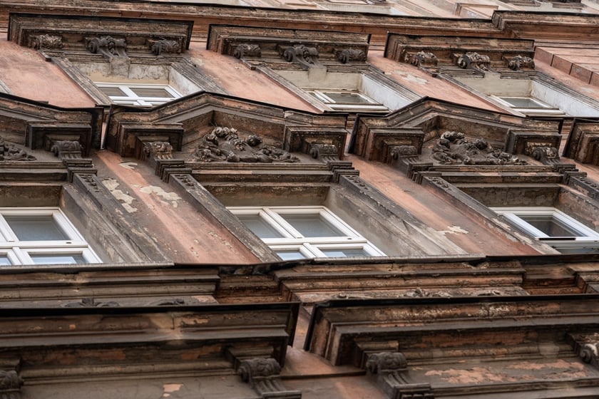 Kamienice i detale architektoniczne na ulicy Nowowiejskiej i sąsiednich ulicach