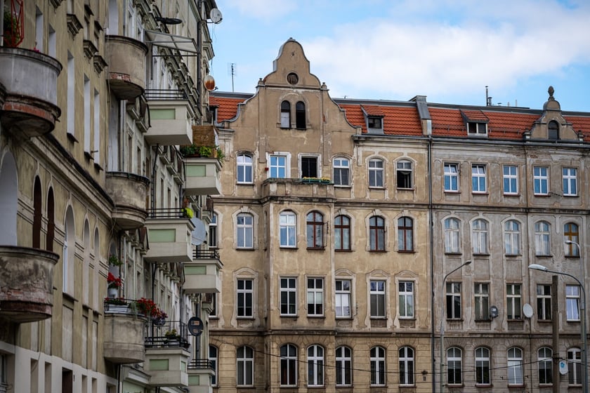 Kamienice i detale architektoniczne na ulicy Nowowiejskiej i sąsiednich ulicach