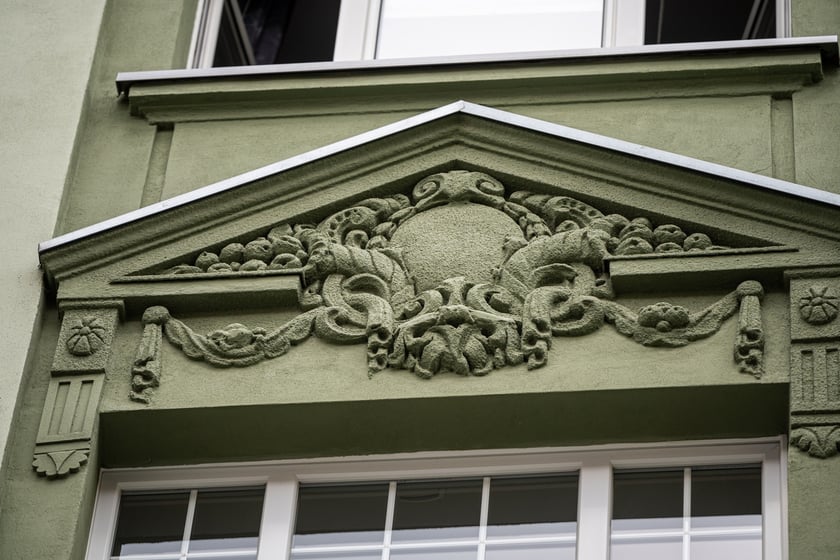 Kamienice i detale architektoniczne na ulicy Nowowiejskiej i sąsiednich ulicach