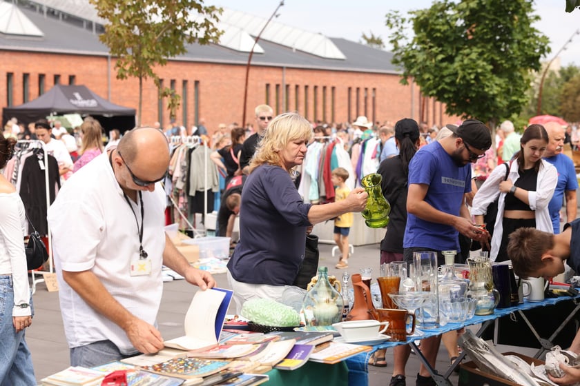 Pchli Targ w CH Zajezdnia