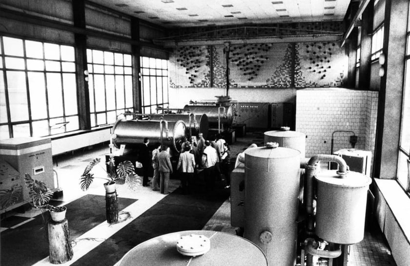 uruchomienie akładu Produkcji Wody Mokry Dw&oacute;r, rok 1982