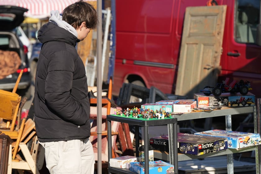 Giełda Staroci pod Halą Stulecia we Wrocławiu