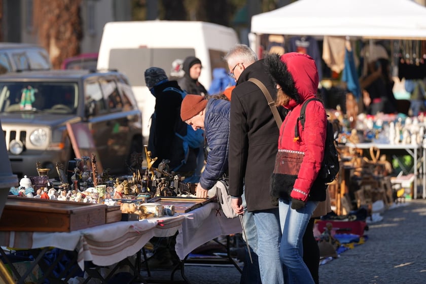Giełda Staroci pod Halą Stulecia we Wrocławiu