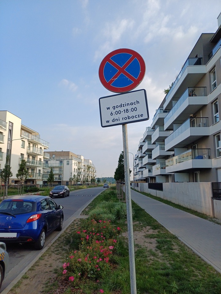 Przykłady nieprawidłowego parkowania we Wrocławiu