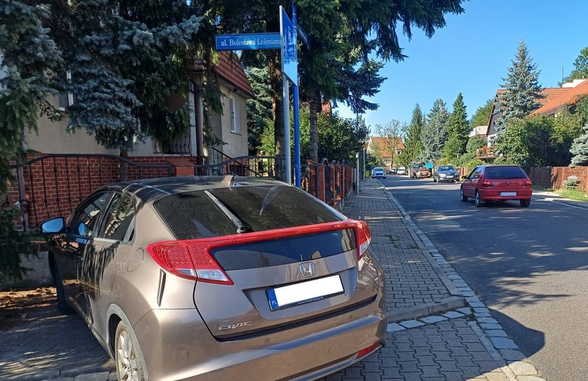 Przykłady nieprawidłowego parkowania we Wrocławiu