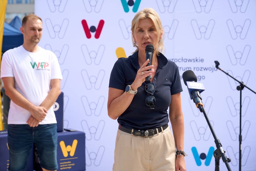 Inscenizowana akcja ratunkowa w ramach Wrocławskiej Akademii Pierwszej Pomocy