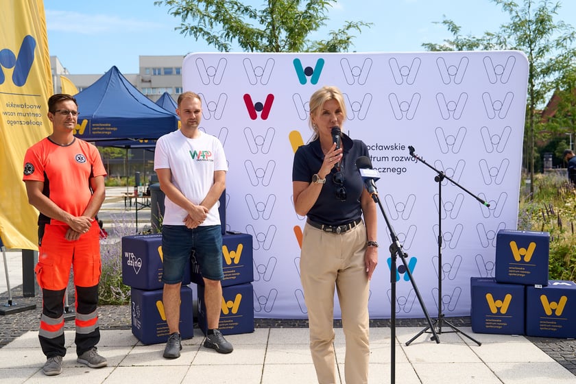 Inscenizowana akcja ratunkowa w ramach Wrocławskiej Akademii Pierwszej Pomocy