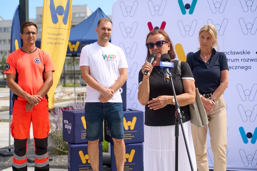 Inscenizowana akcja ratunkowa w ramach Wrocławskiej Akademii Pierwszej Pomocy