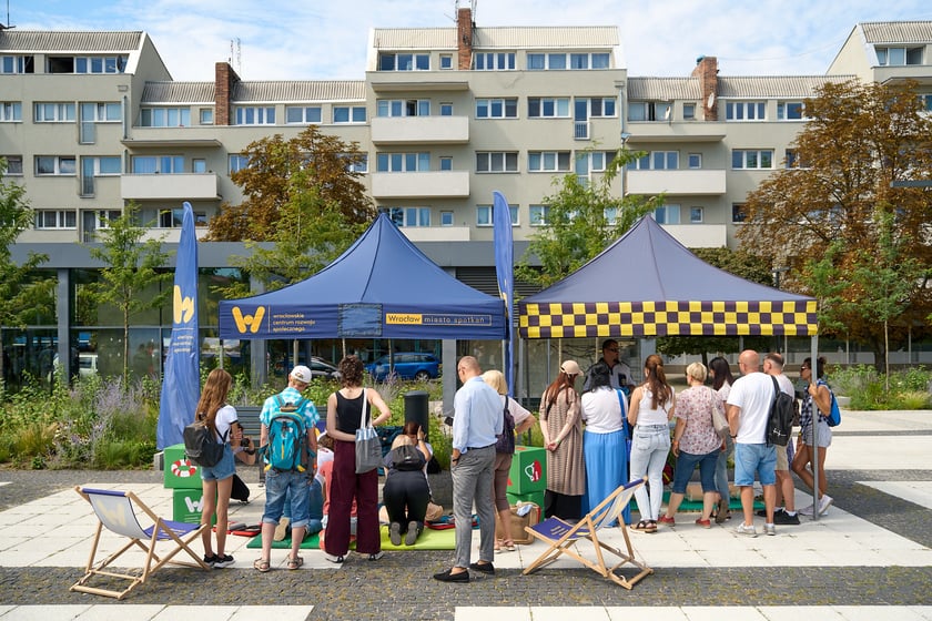 Inscenizowana akcja ratunkowa w ramach Wrocławskiej Akademii Pierwszej Pomocy