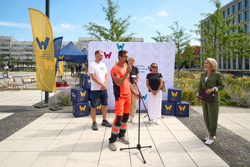 Inscenizowana akcja ratunkowa w ramach Wrocławskiej Akademii Pierwszej Pomocy