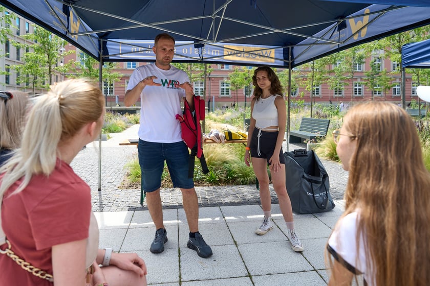 Inscenizowana akcja ratunkowa w ramach Wrocławskiej Akademii Pierwszej Pomocy