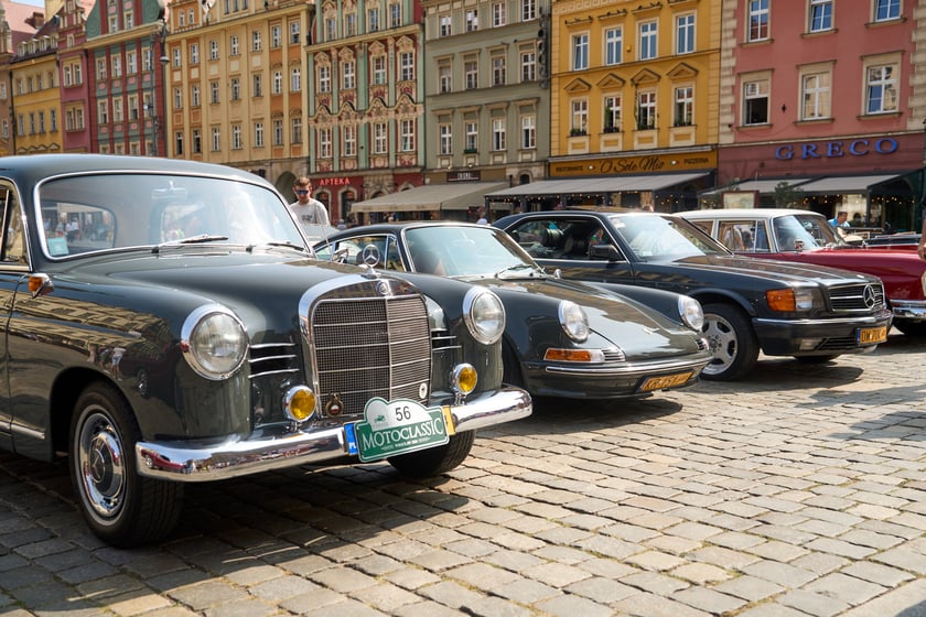 Samochody na MotoClassic 2024 r.